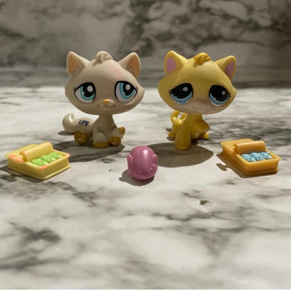 Littlest pet shop cat bundle